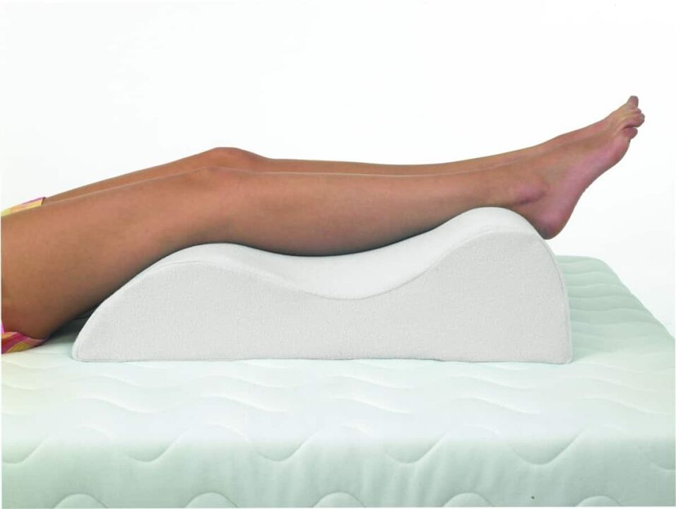 Orthopedic pillow for alleviating the symptoms of varicose veins on the legs